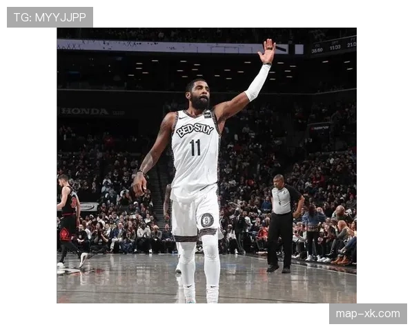 凯里·欧文这裤子到底存货多少，球场上穿得比饭店服务员还随性？