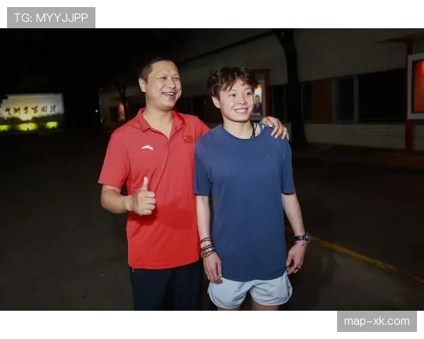 陈艺文训练完直接拎爱马仕去吃人均三千的私房菜？